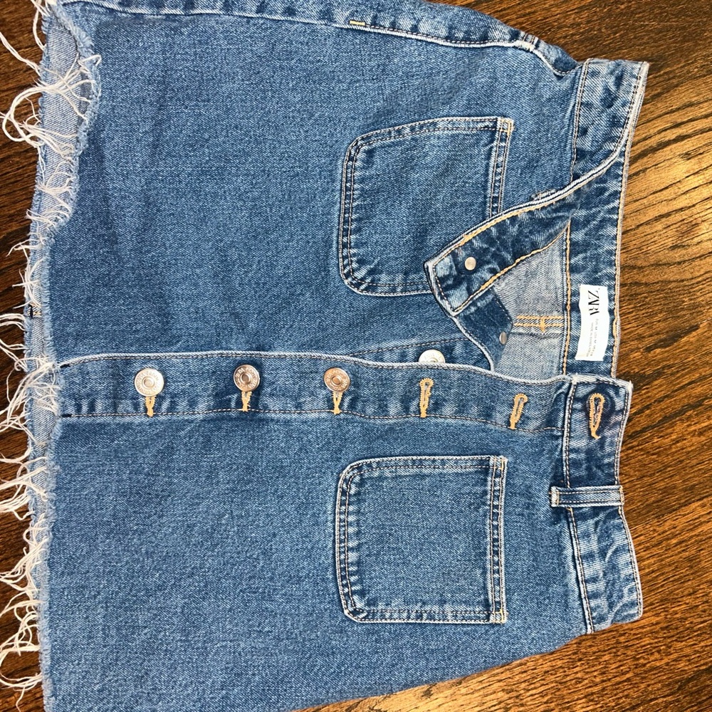 Zara Blue Denim Skirt with Frayed Hem